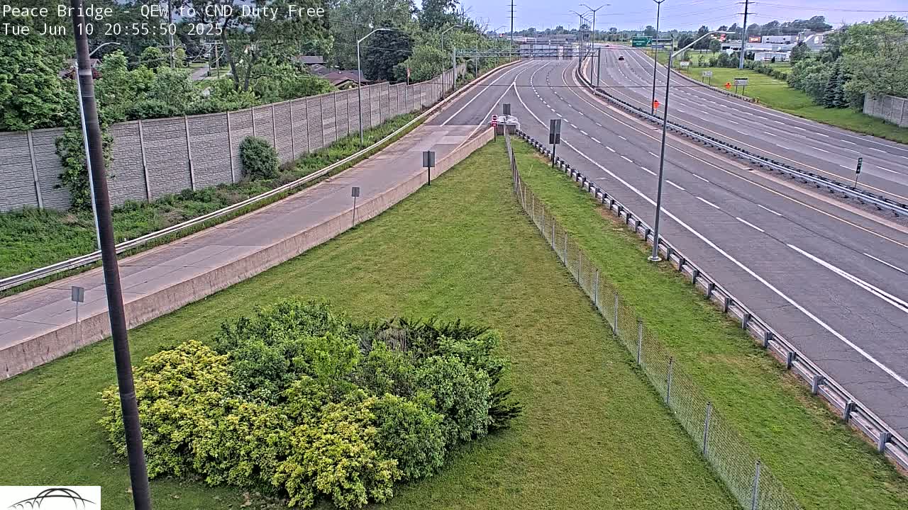 Fort Erie,  Canada Duty Free  Road Entrance to Peace Bridge Live Cam - Fort Erie, Niagara, Ontario, Canada