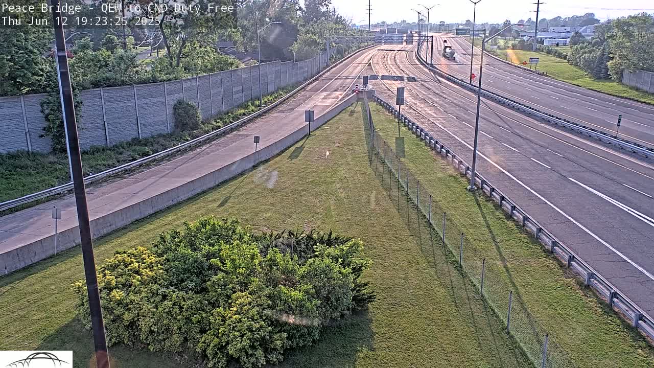 Fort Erie,  Canada Duty Free  Road Entrance to Peace Bridge Live Cam - Fort Erie, Niagara, Ontario, Canada