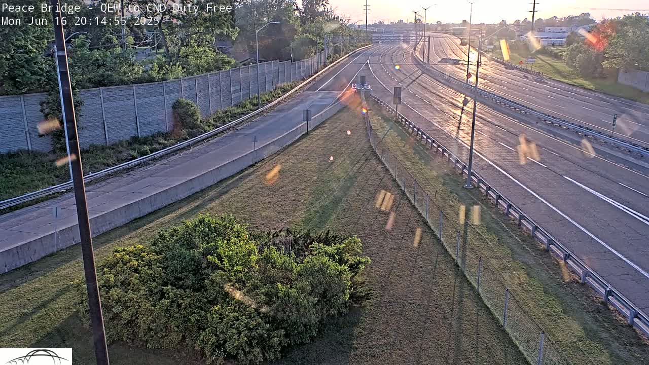 Fort Erie,  Canada Duty Free  Road Entrance to Peace Bridge Live Cam - Fort Erie, Niagara, Ontario, Canada