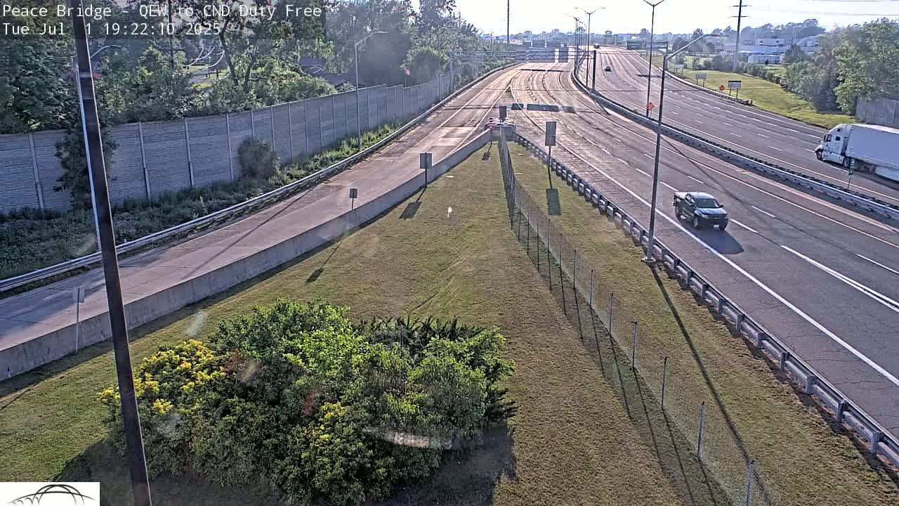 Fort Erie,  Canada Duty Free  Road Entrance to Peace Bridge Live Cam - Fort Erie, Niagara, Ontario, Canada
