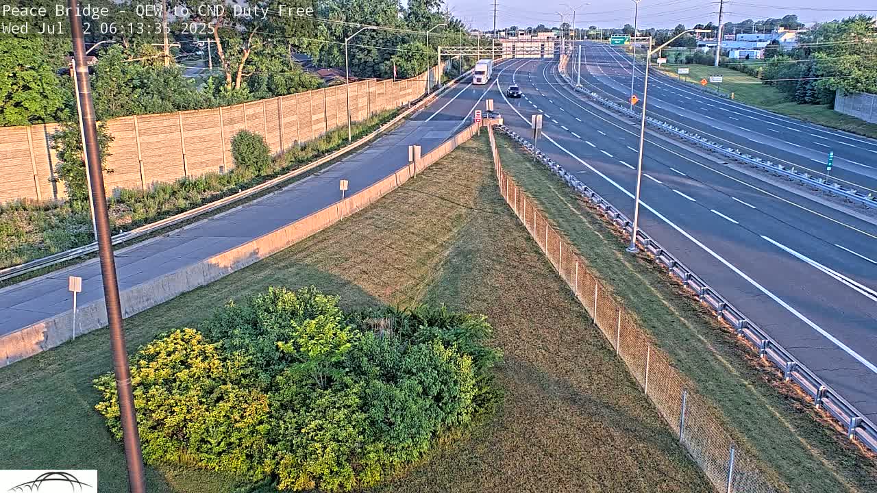 Fort Erie,  Canada Duty Free  Road Entrance to Peace Bridge Live Cam - Fort Erie, Niagara, Ontario, Canada
