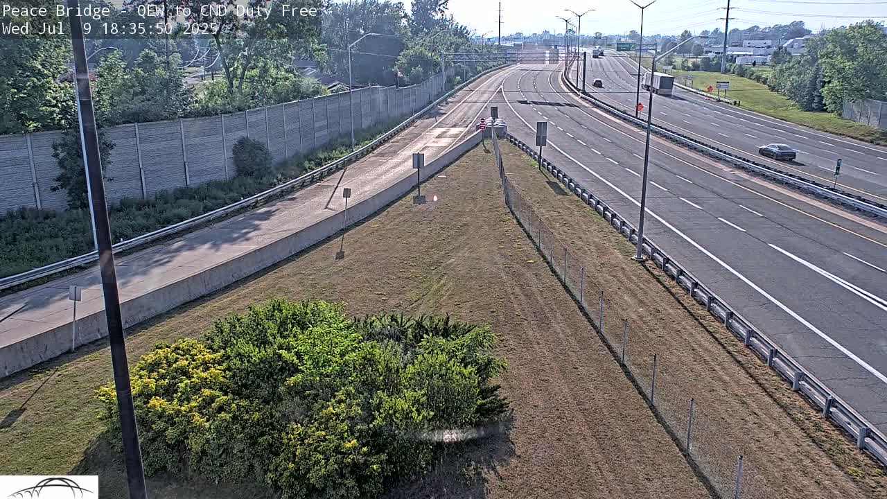 Fort Erie,  Canada Duty Free  Road Entrance to Peace Bridge Live Cam - Fort Erie, Niagara, Ontario, Canada