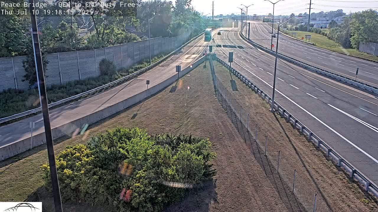 Fort Erie,  Canada Duty Free  Road Entrance to Peace Bridge Live Cam - Fort Erie, Niagara, Ontario, Canada