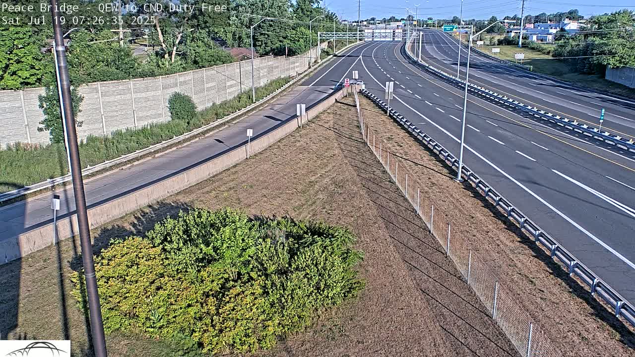 Fort Erie,  Canada Duty Free  Road Entrance to Peace Bridge Live Cam - Fort Erie, Niagara, Ontario, Canada
