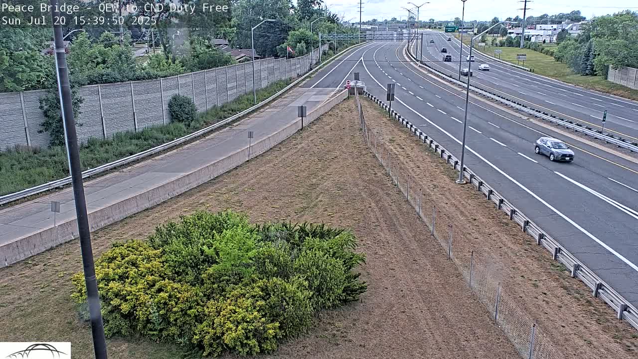 Fort Erie,  Canada Duty Free  Road Entrance to Peace Bridge Live Cam - Fort Erie, Niagara, Ontario, Canada