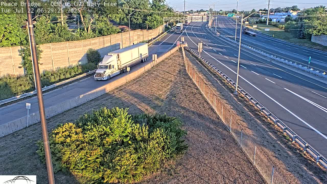 Fort Erie,  Canada Duty Free  Road Entrance to Peace Bridge Live Cam - Fort Erie, Niagara, Ontario, Canada