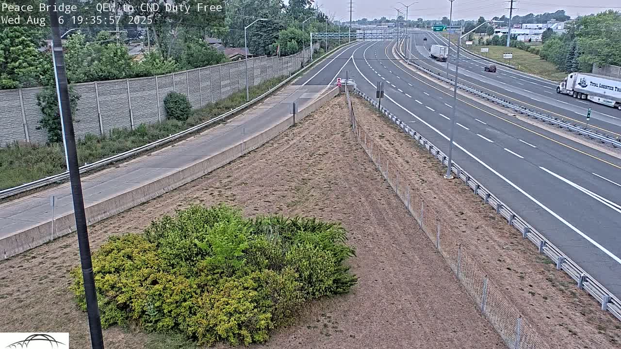 Fort Erie,  Canada Duty Free  Road Entrance to Peace Bridge Live Cam - Fort Erie, Niagara, Ontario, Canada