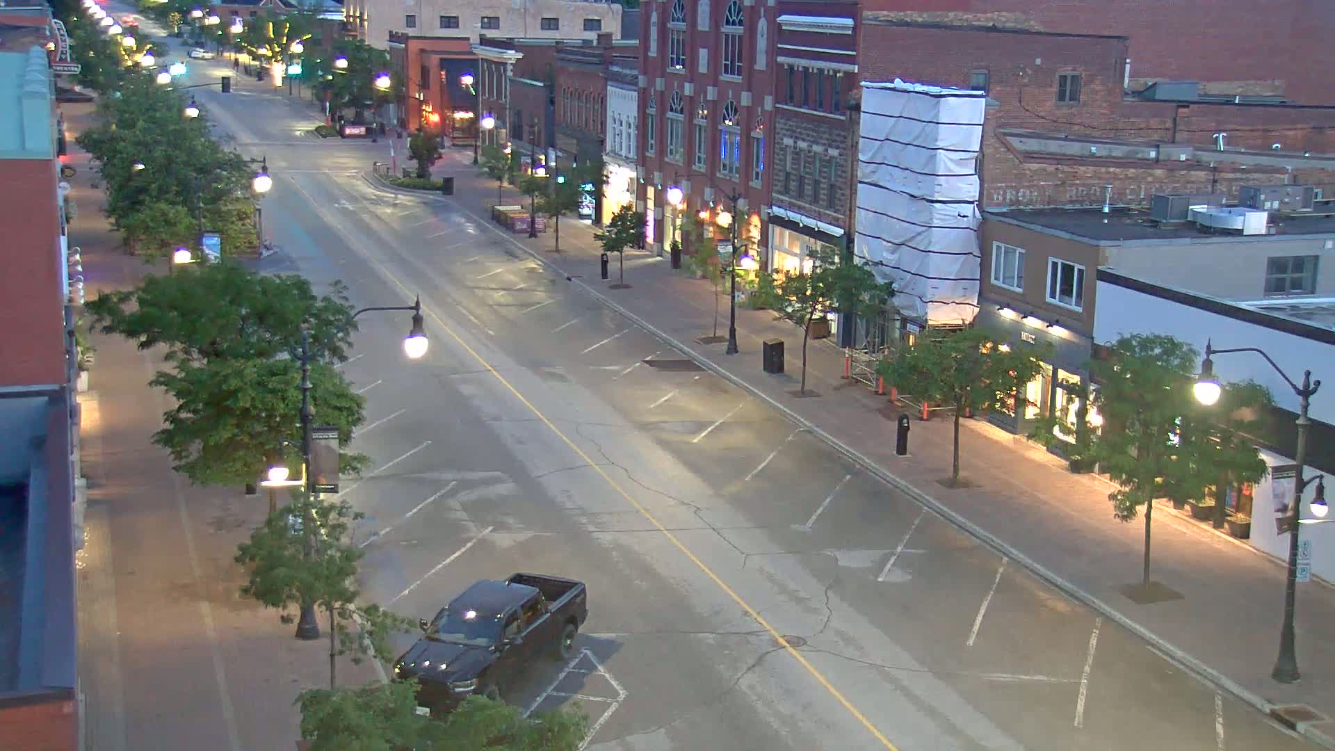 Collingwood Downtown Live Cam - Collingwood , Simcoe, Ontario, Canada