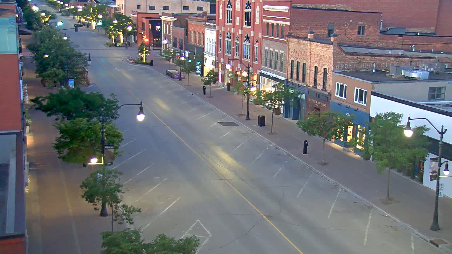 Collingwood Downtown Live Cam - Collingwood , Simcoe, Ontario, Canada