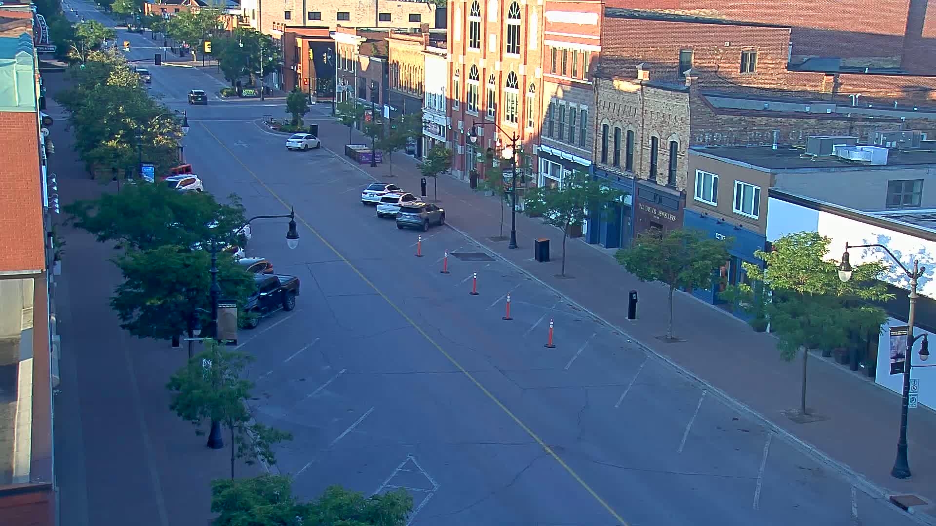 Collingwood Downtown Live Cam - Collingwood , Simcoe, Ontario, Canada