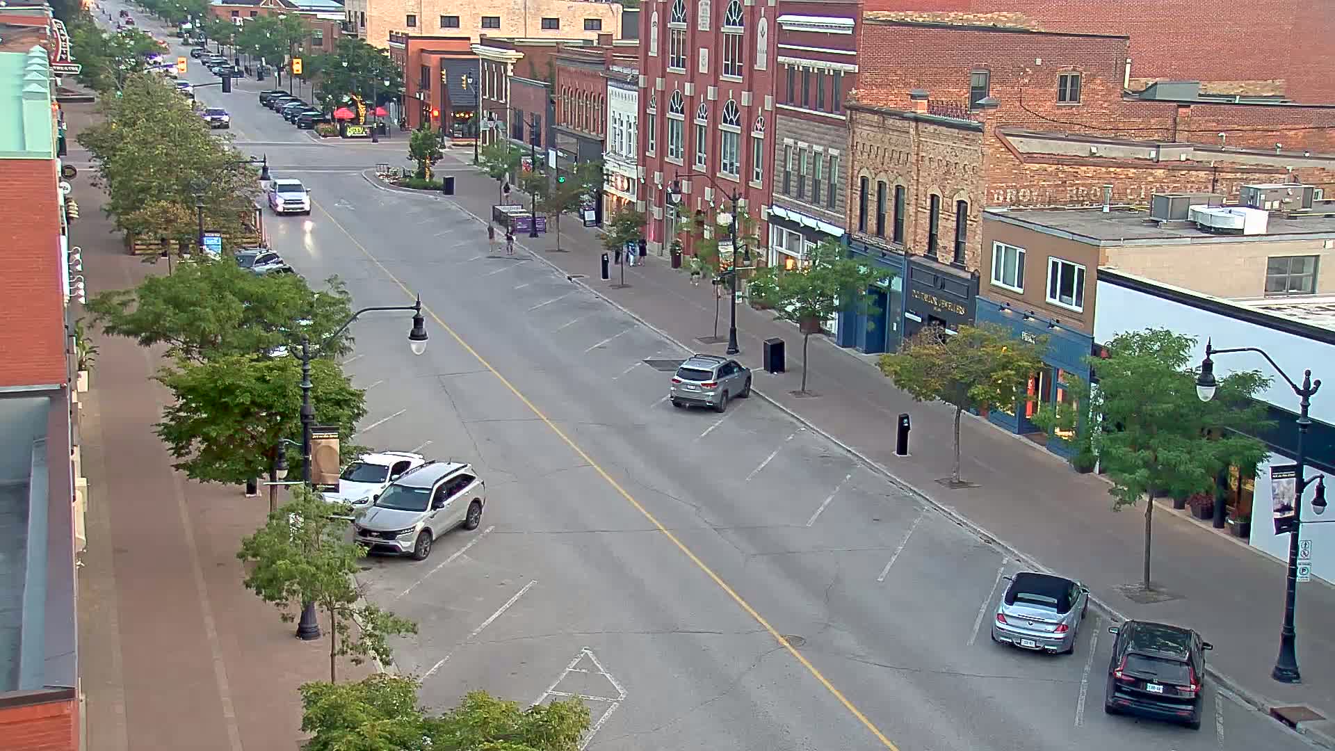Collingwood Downtown Live Cam - Collingwood , Simcoe, Ontario, Canada