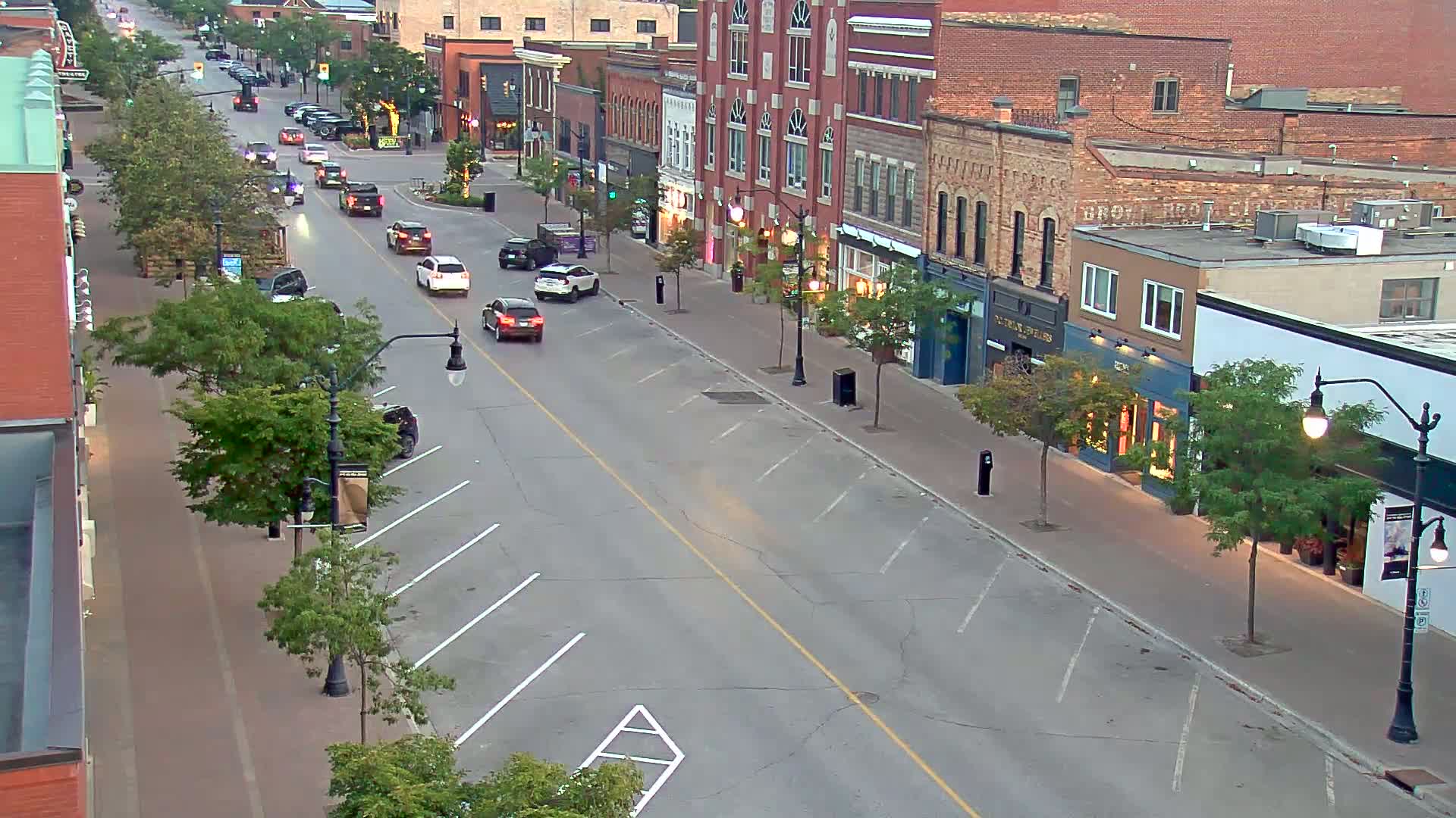 Collingwood Downtown Live Cam - Collingwood , Simcoe, Ontario, Canada