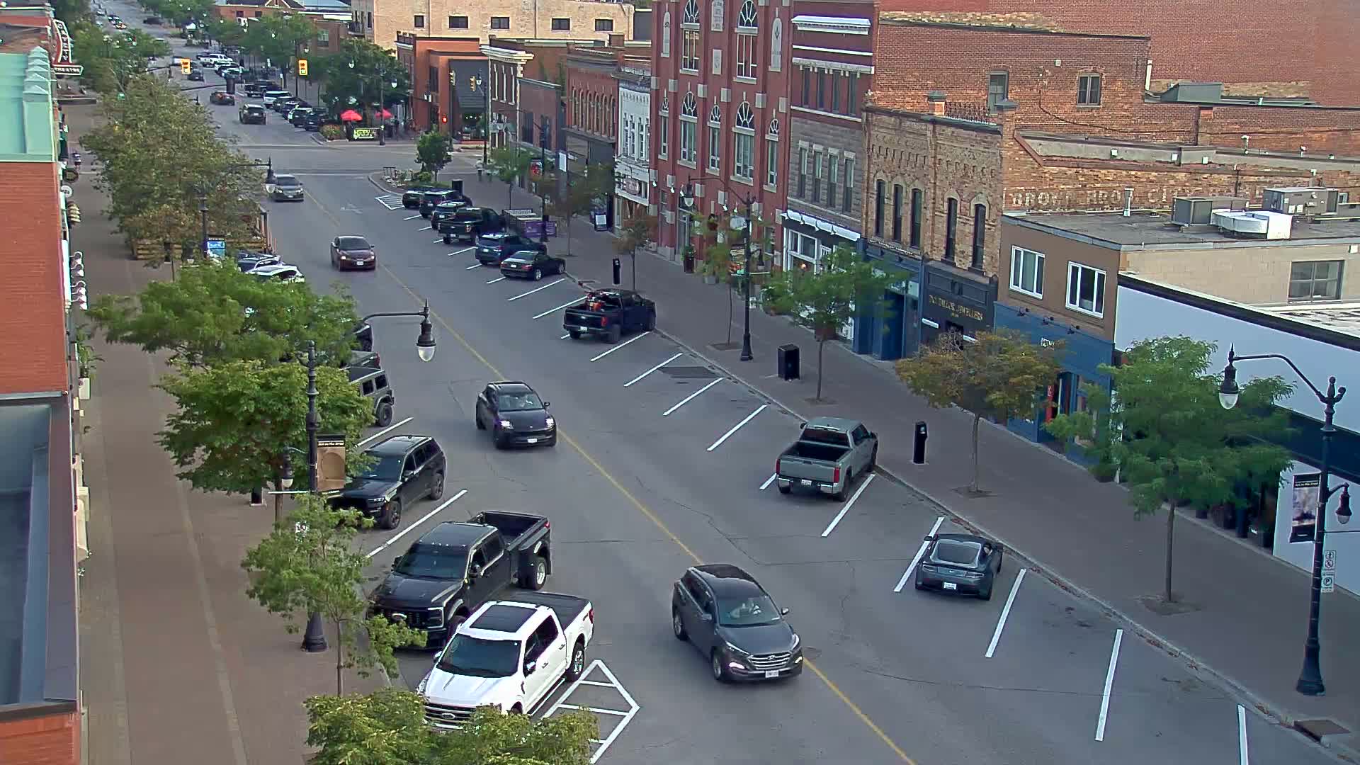 Collingwood Downtown Live Cam - Collingwood , Simcoe, Ontario, Canada