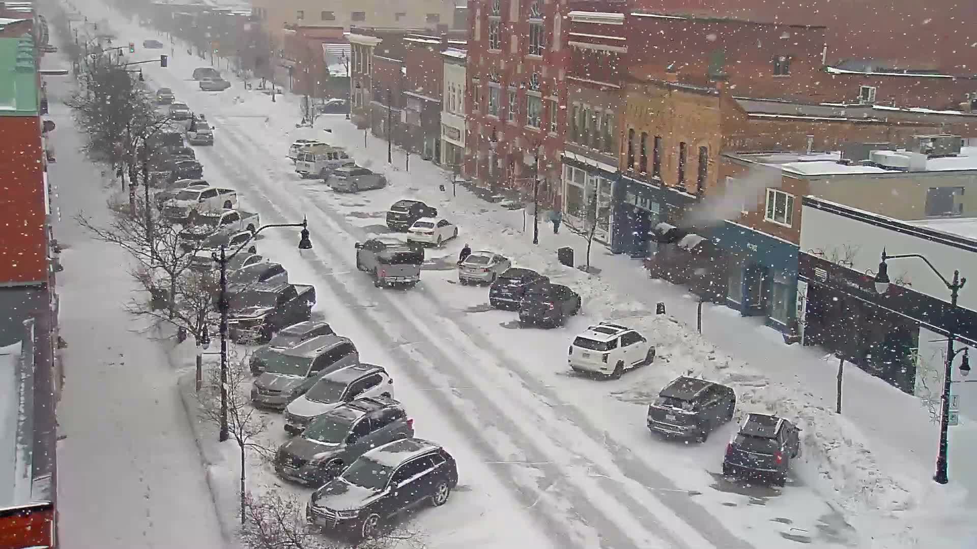 Collingwood Downtown Live Cam - Collingwood , Simcoe, Ontario, Canada