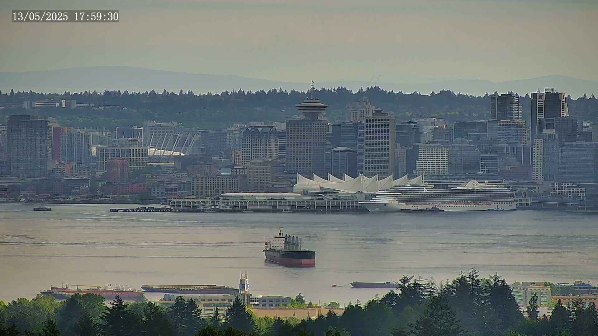 Vancouver City Skyline  & Cruise Ship Spotting Live Cam - Vancouver, Metro Vancouver, British Columbia, Canada