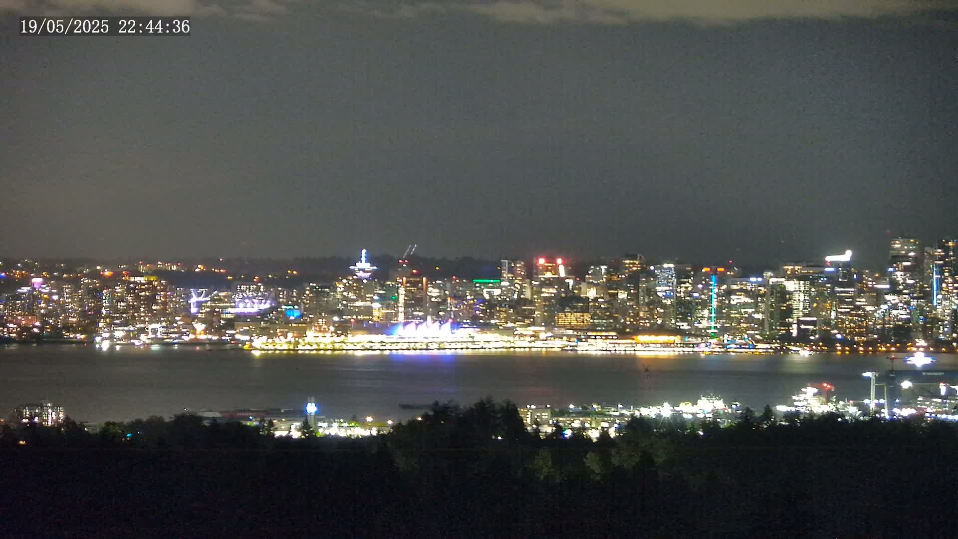 Vancouver City Skyline  & Cruise Ship Spotting Live Cam - Vancouver, Metro Vancouver, British Columbia, Canada