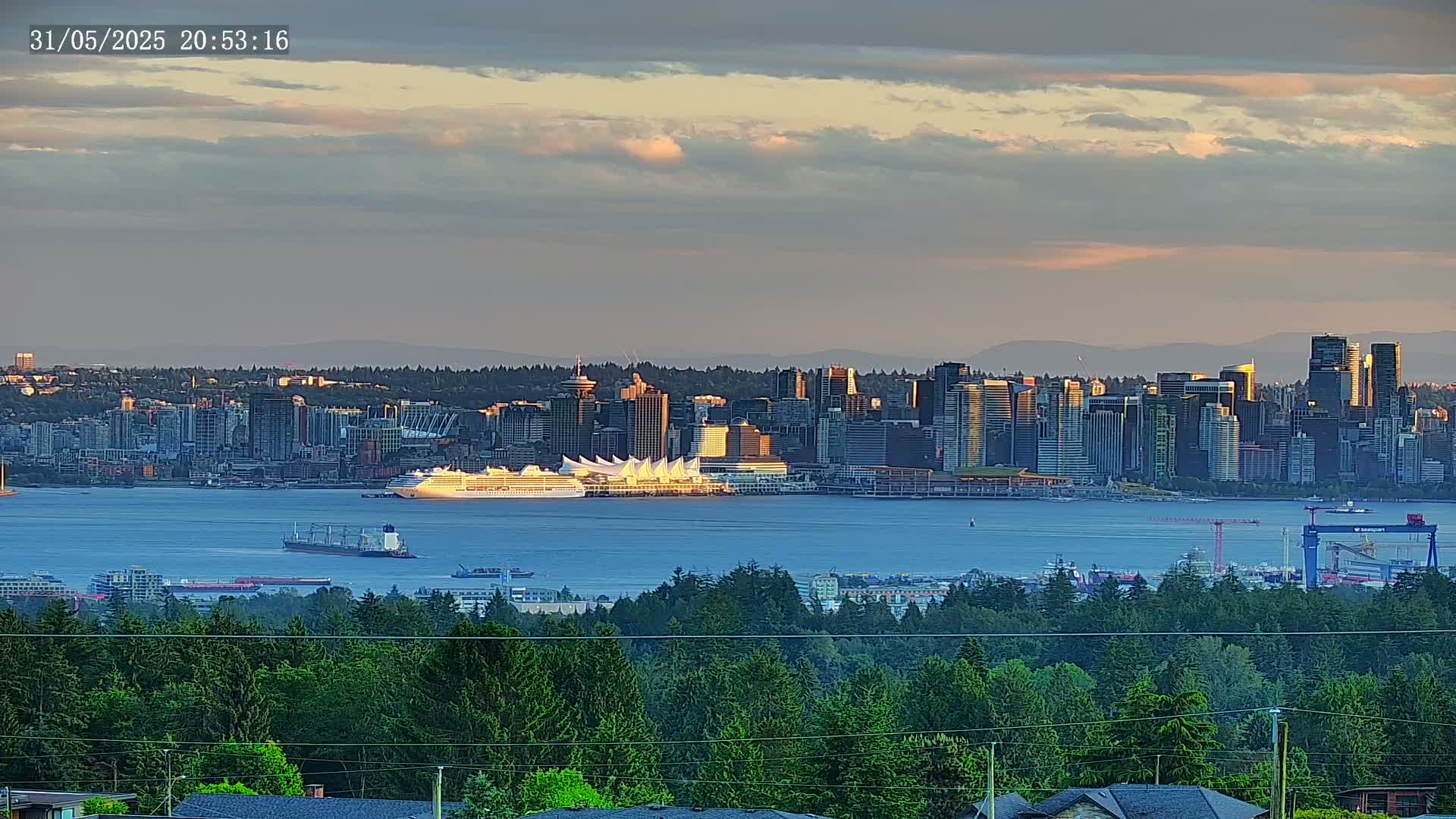 Vancouver City Skyline  & Cruise Ship Spotting Live Cam - Vancouver, Metro Vancouver, British Columbia, Canada