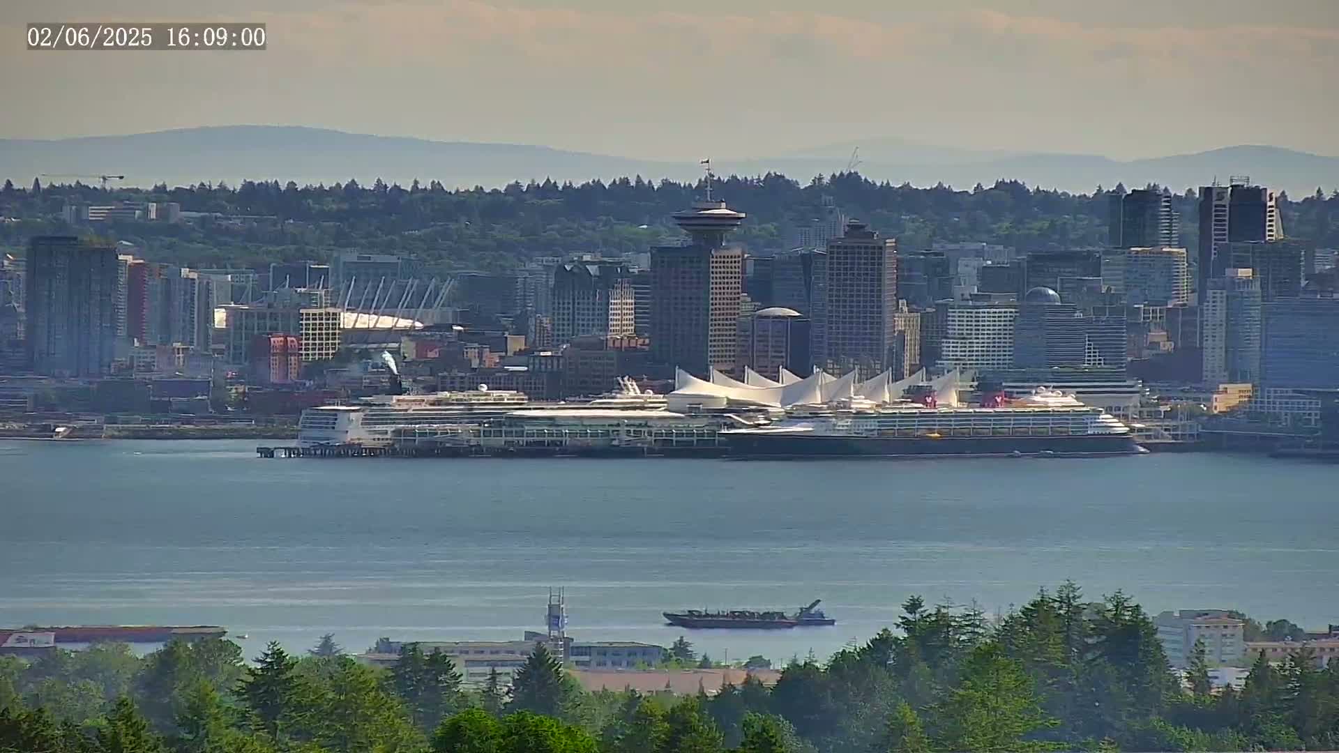 Vancouver City Skyline  & Cruise Ship Spotting Live Cam - Vancouver, Metro Vancouver, British Columbia, Canada