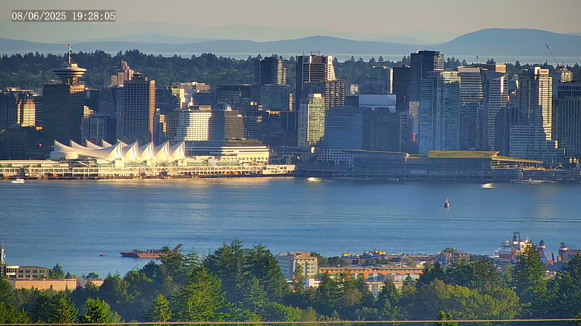 Vancouver City Skyline  & Cruise Ship Spotting Live Cam - Vancouver, Metro Vancouver, British Columbia, Canada