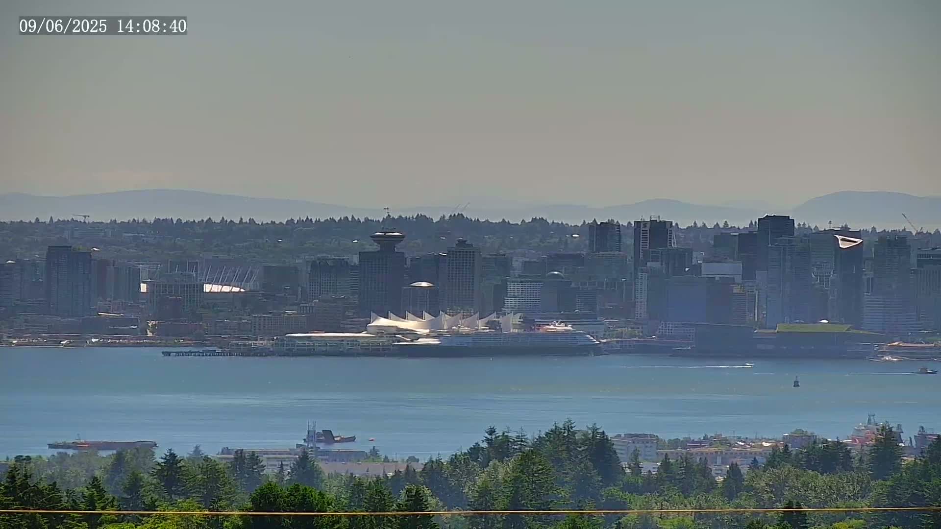 Vancouver City Skyline  & Cruise Ship Spotting Live Cam - Vancouver, Metro Vancouver, British Columbia, Canada