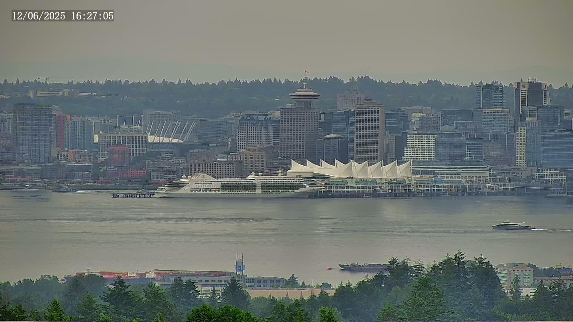 Vancouver City Skyline  & Cruise Ship Spotting Live Cam - Vancouver, Metro Vancouver, British Columbia, Canada