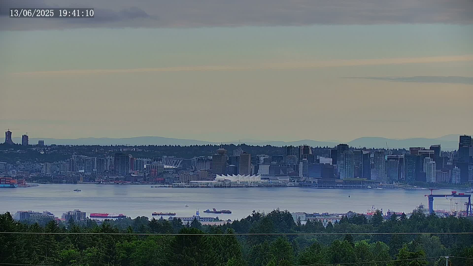 Vancouver City Skyline  & Cruise Ship Spotting Live Cam - Vancouver, Metro Vancouver, British Columbia, Canada