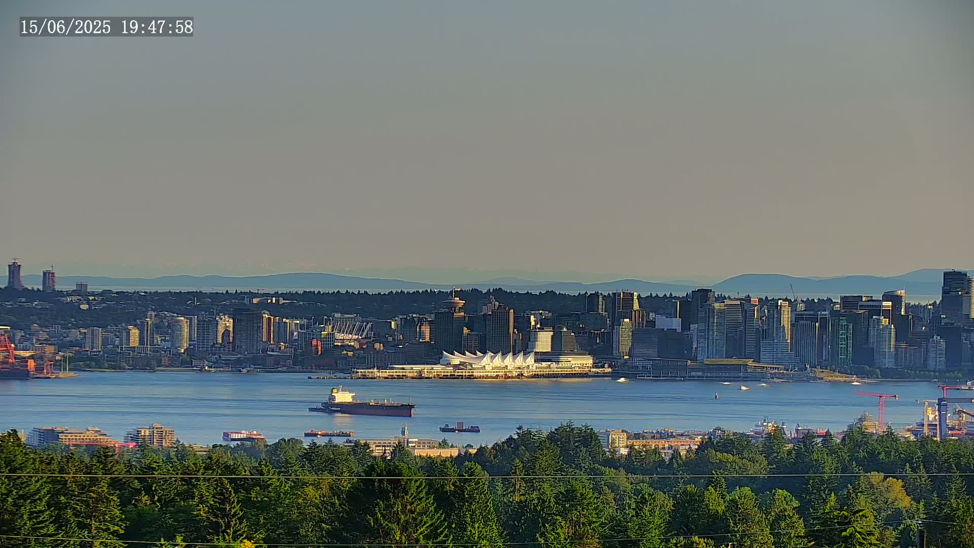 Vancouver City Skyline  & Cruise Ship Spotting Live Cam - Vancouver, Metro Vancouver, British Columbia, Canada