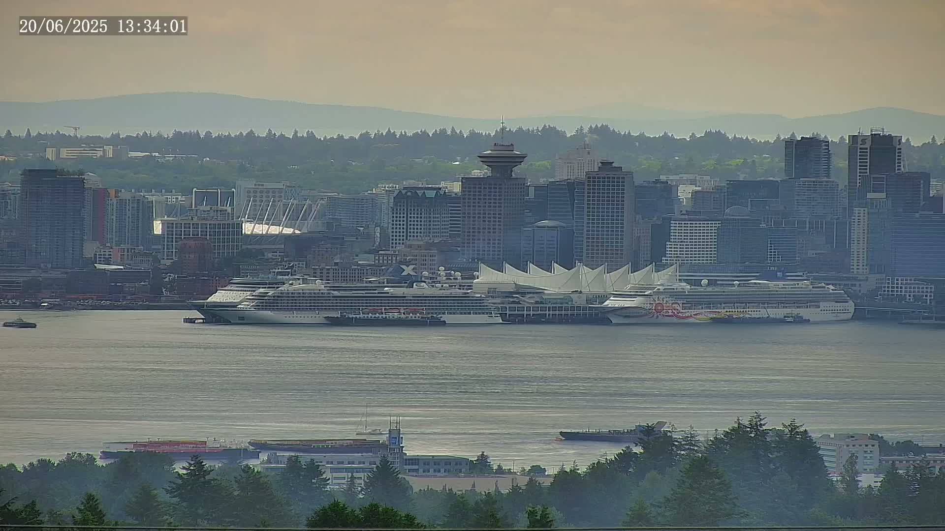 Vancouver City Skyline  & Cruise Ship Spotting Live Cam - Vancouver, Metro Vancouver, British Columbia, Canada