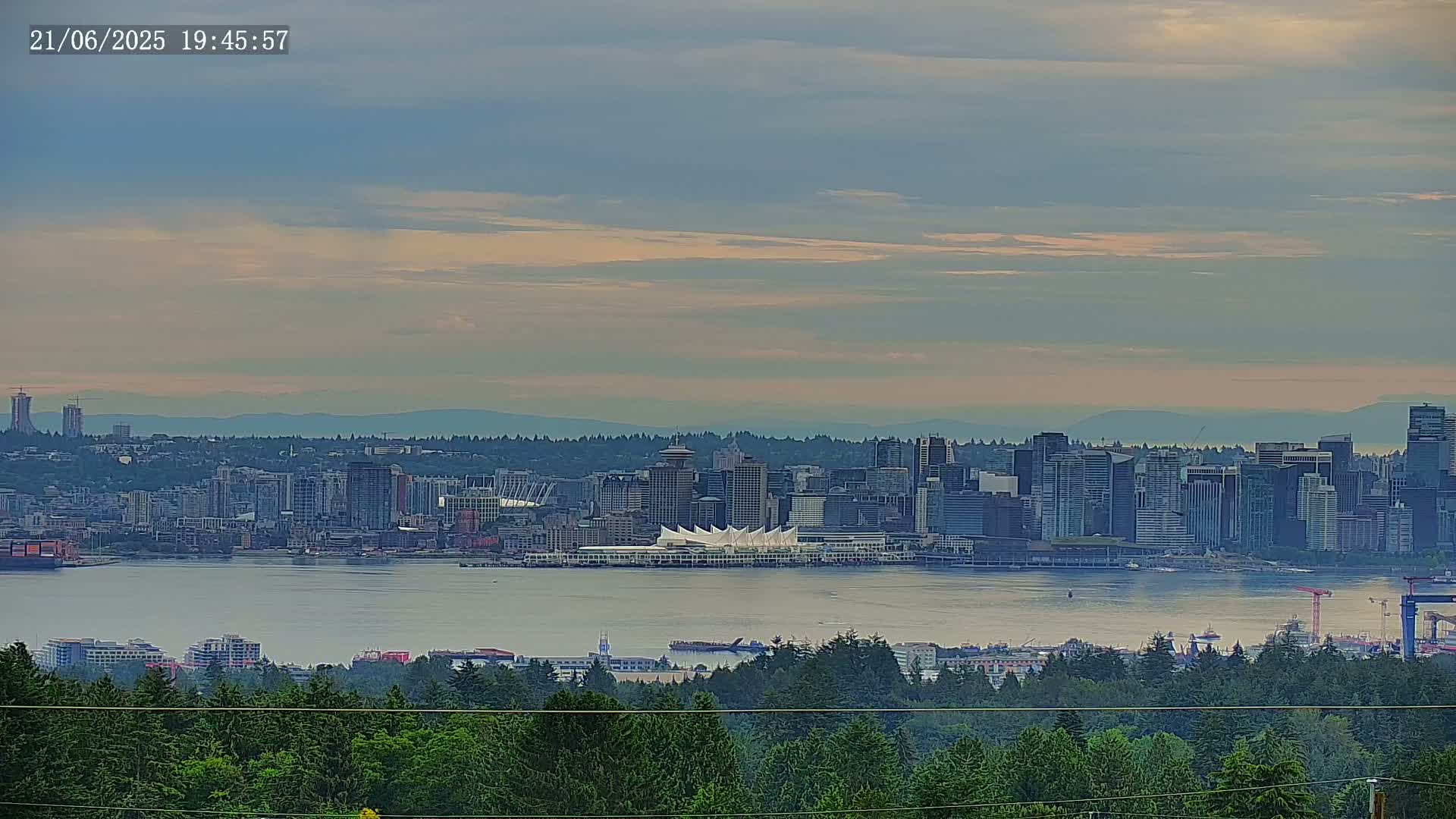 Vancouver City Skyline  & Cruise Ship Spotting Live Cam - Vancouver, Metro Vancouver, British Columbia, Canada
