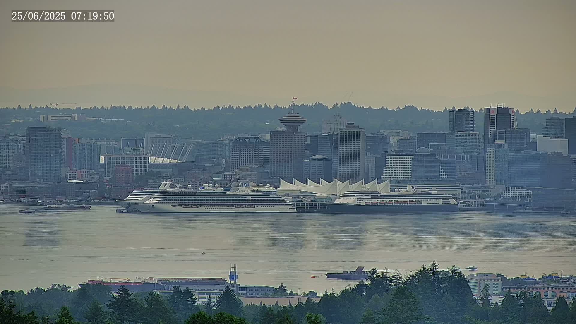 Vancouver City Skyline  & Cruise Ship Spotting Live Cam - Vancouver, Metro Vancouver, British Columbia, Canada