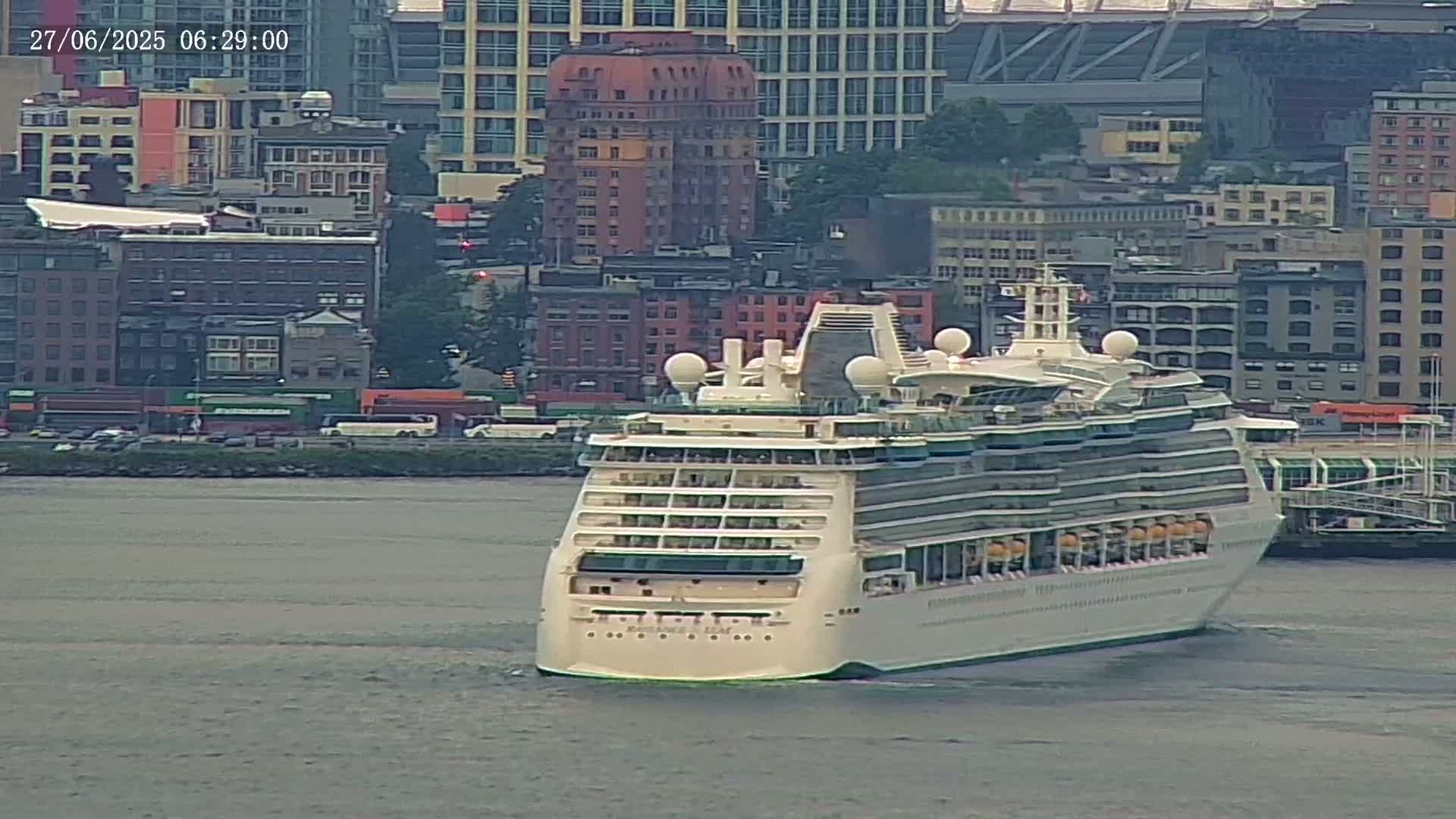 Vancouver City Skyline  & Cruise Ship Spotting Live Cam - Vancouver, Metro Vancouver, British Columbia, Canada