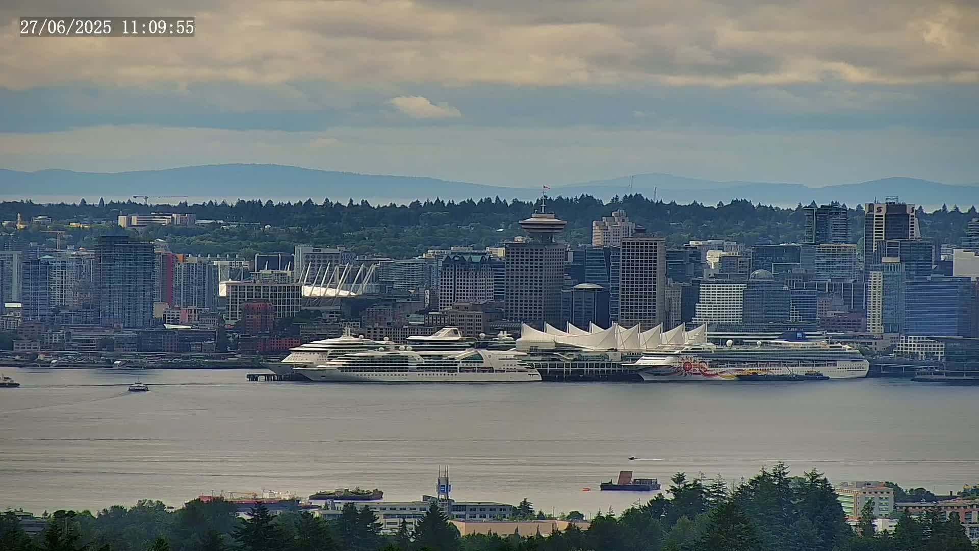 Vancouver City Skyline  & Cruise Ship Spotting Live Cam - Vancouver, Metro Vancouver, British Columbia, Canada