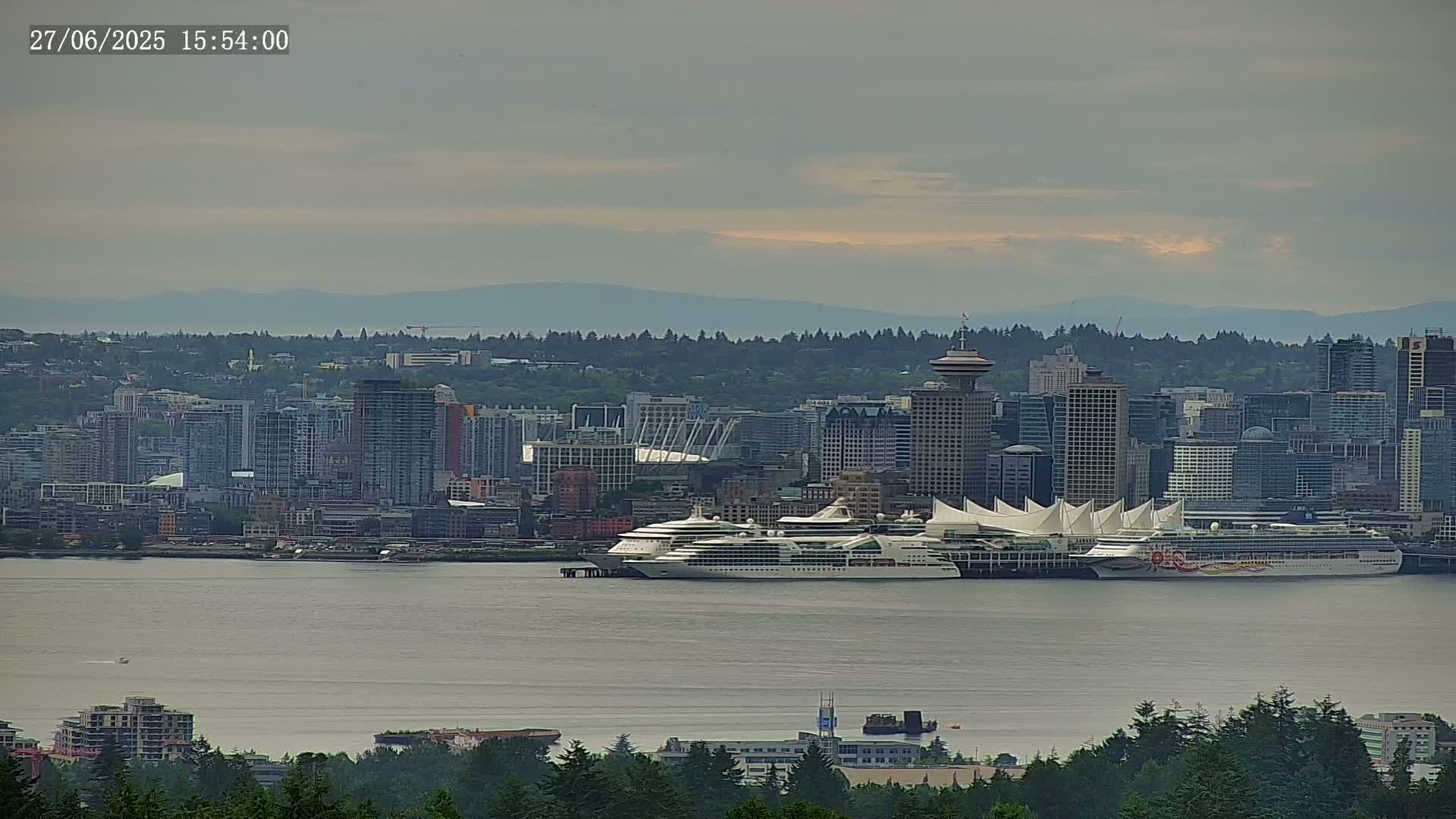 Vancouver City Skyline  & Cruise Ship Spotting Live Cam - Vancouver, Metro Vancouver, British Columbia, Canada
