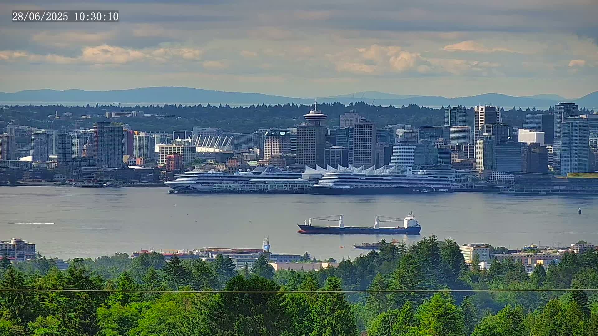 Vancouver City Skyline  & Cruise Ship Spotting Live Cam - Vancouver, Metro Vancouver, British Columbia, Canada