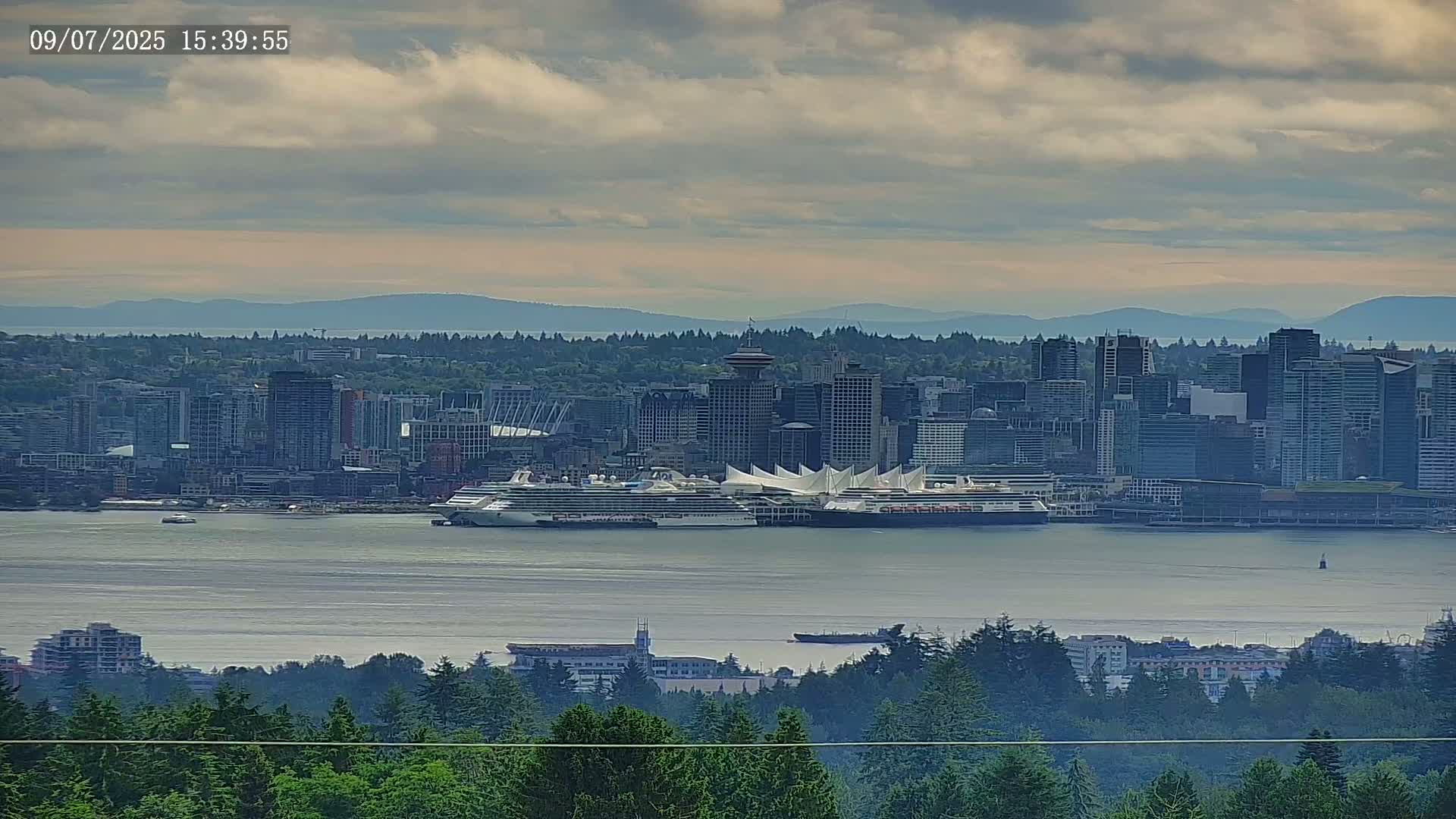 Vancouver City Skyline  & Cruise Ship Spotting Live Cam - Vancouver, Metro Vancouver, British Columbia, Canada