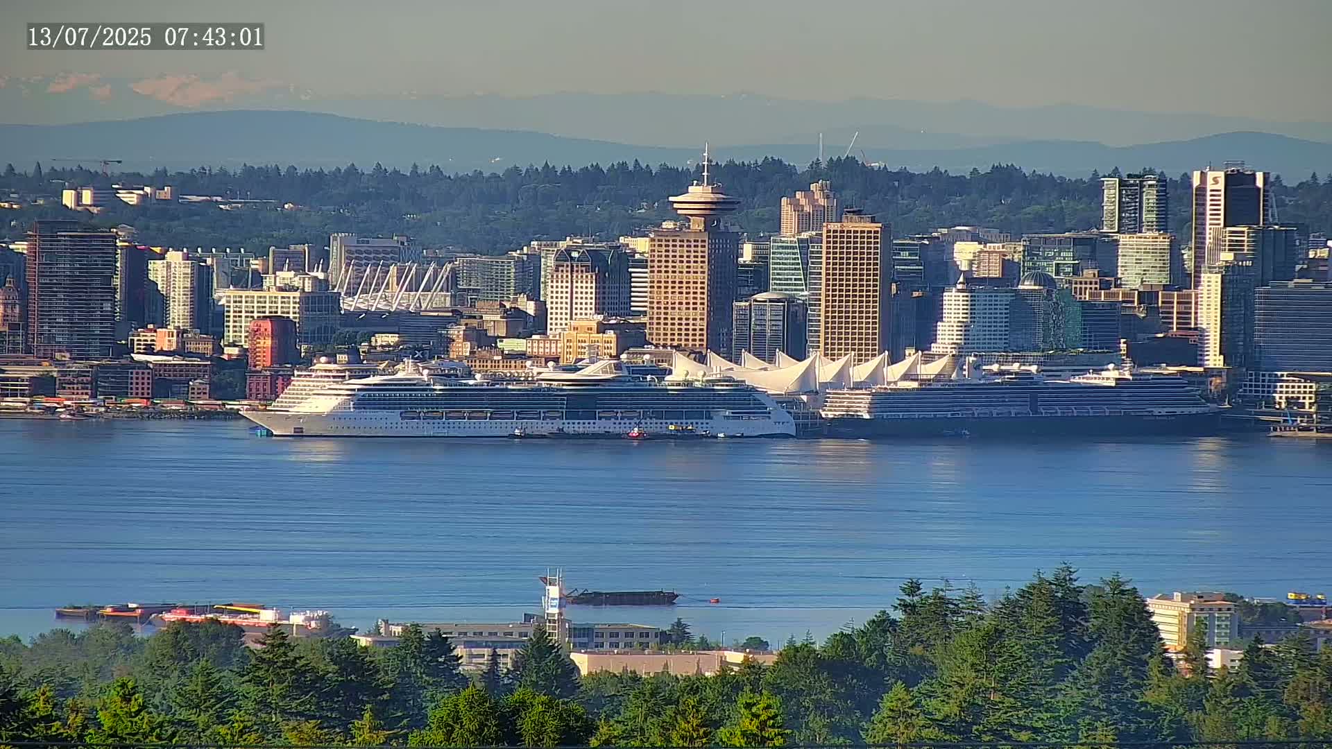 Vancouver City Skyline  & Cruise Ship Spotting Live Cam - Vancouver, Metro Vancouver, British Columbia, Canada
