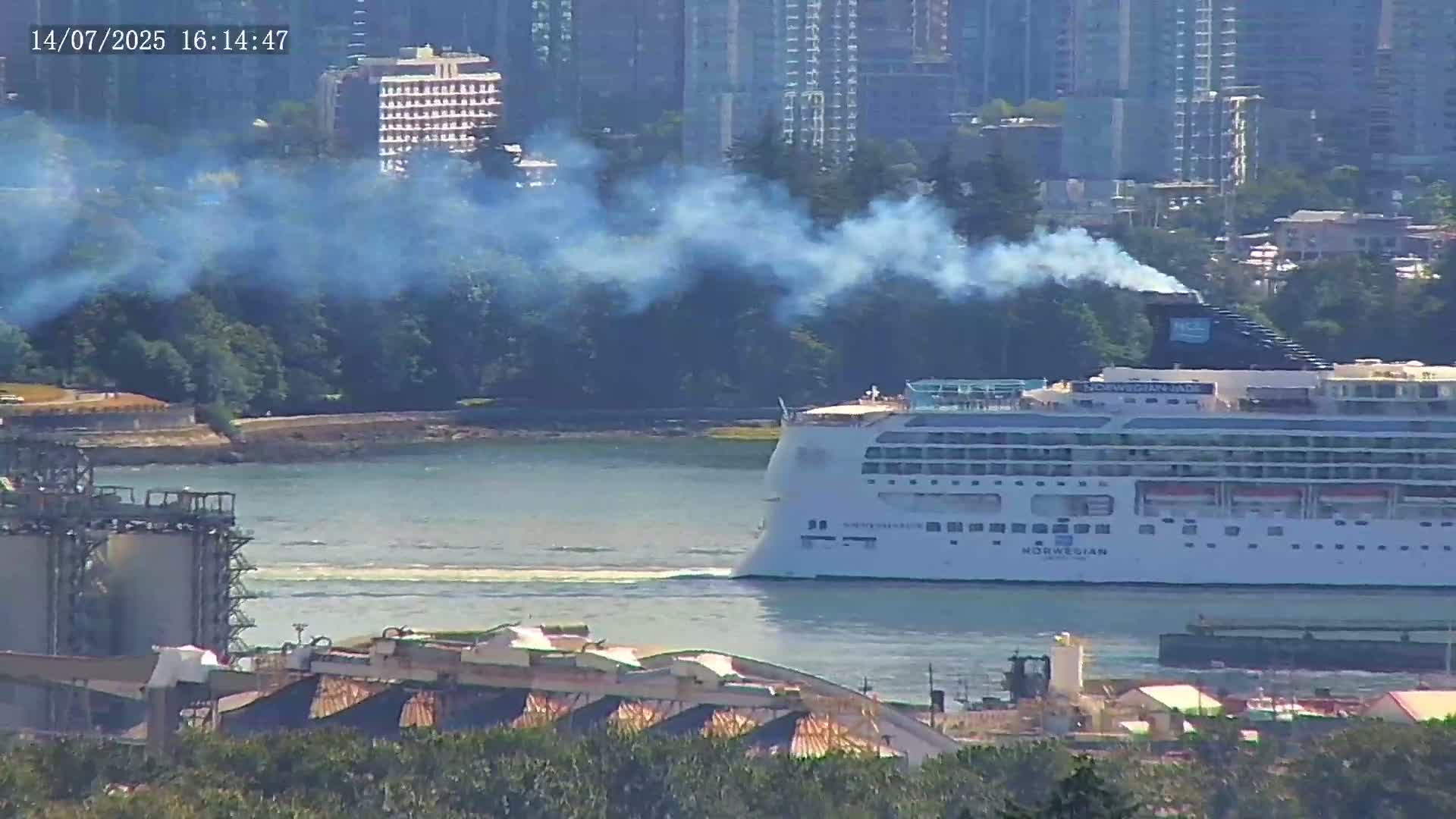 Vancouver City Skyline  & Cruise Ship Spotting Live Cam - Vancouver, Metro Vancouver, British Columbia, Canada