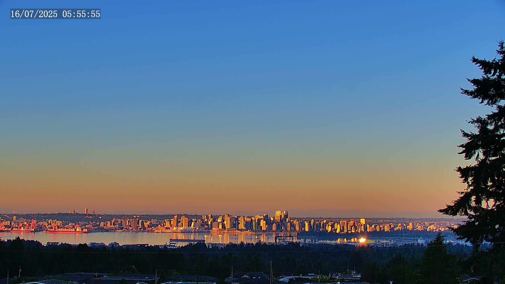 Vancouver City Skyline  & Cruise Ship Spotting Live Cam - Vancouver, Metro Vancouver, British Columbia, Canada