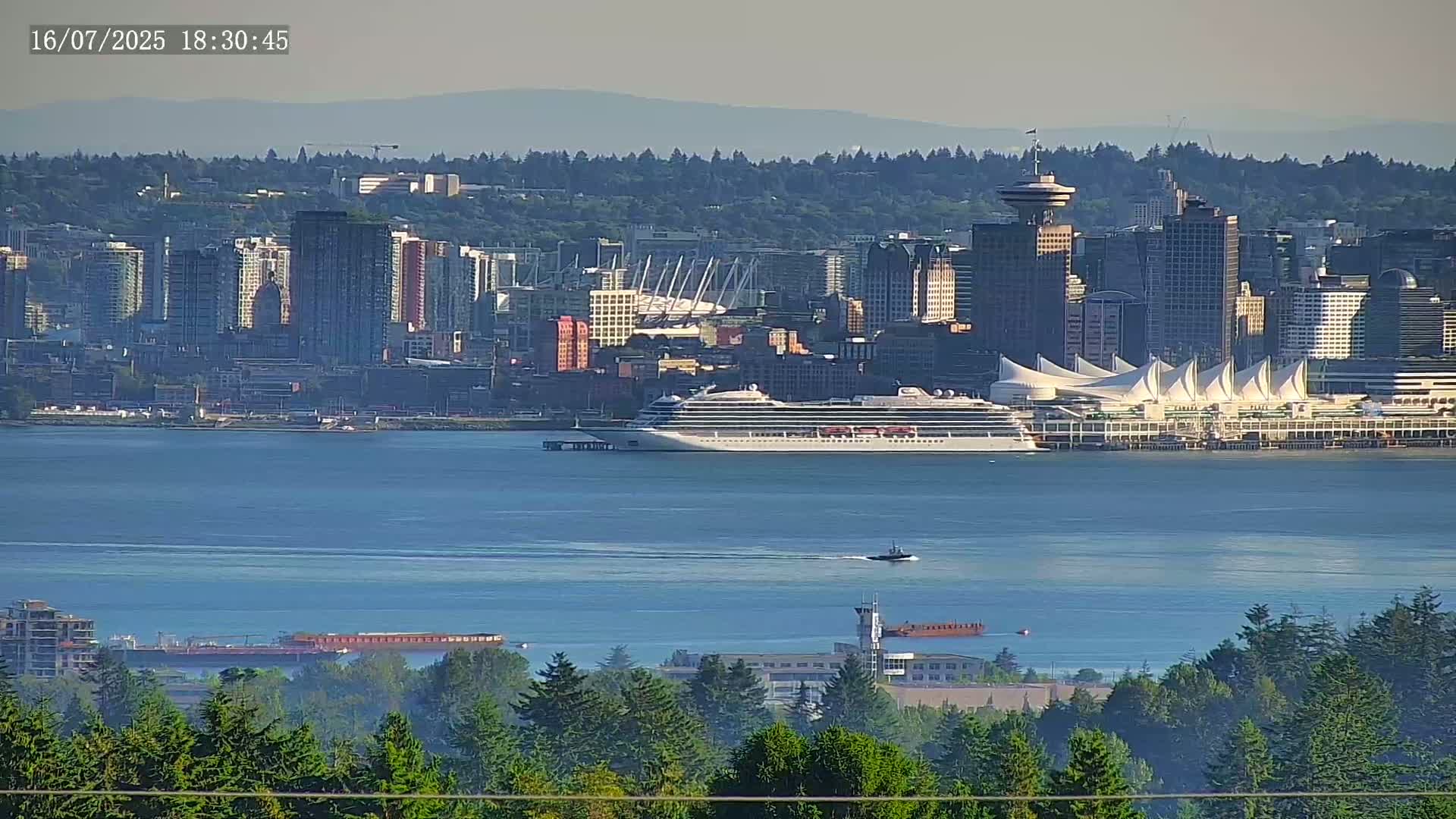 Vancouver City Skyline  & Cruise Ship Spotting Live Cam - Vancouver, Metro Vancouver, British Columbia, Canada