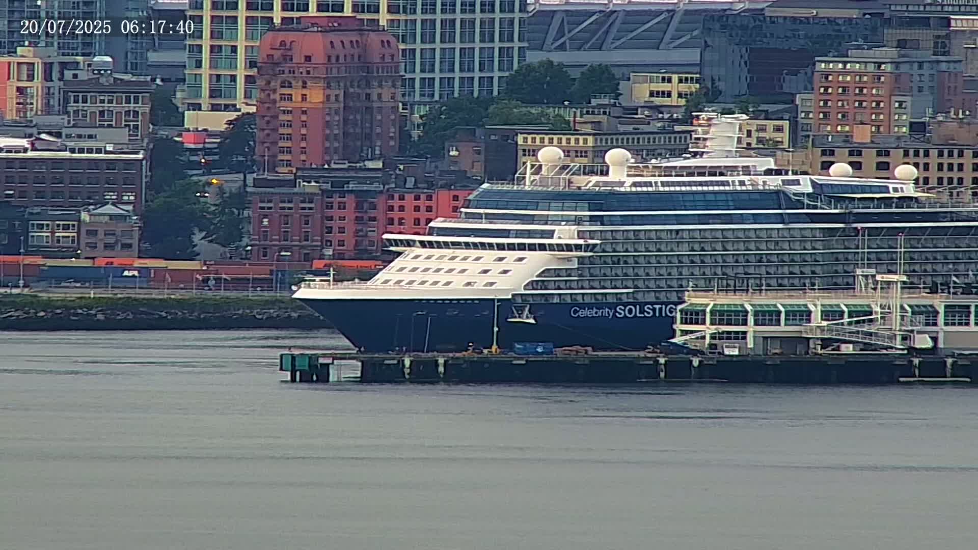 Vancouver City Skyline  & Cruise Ship Spotting Live Cam - Vancouver, Metro Vancouver, British Columbia, Canada