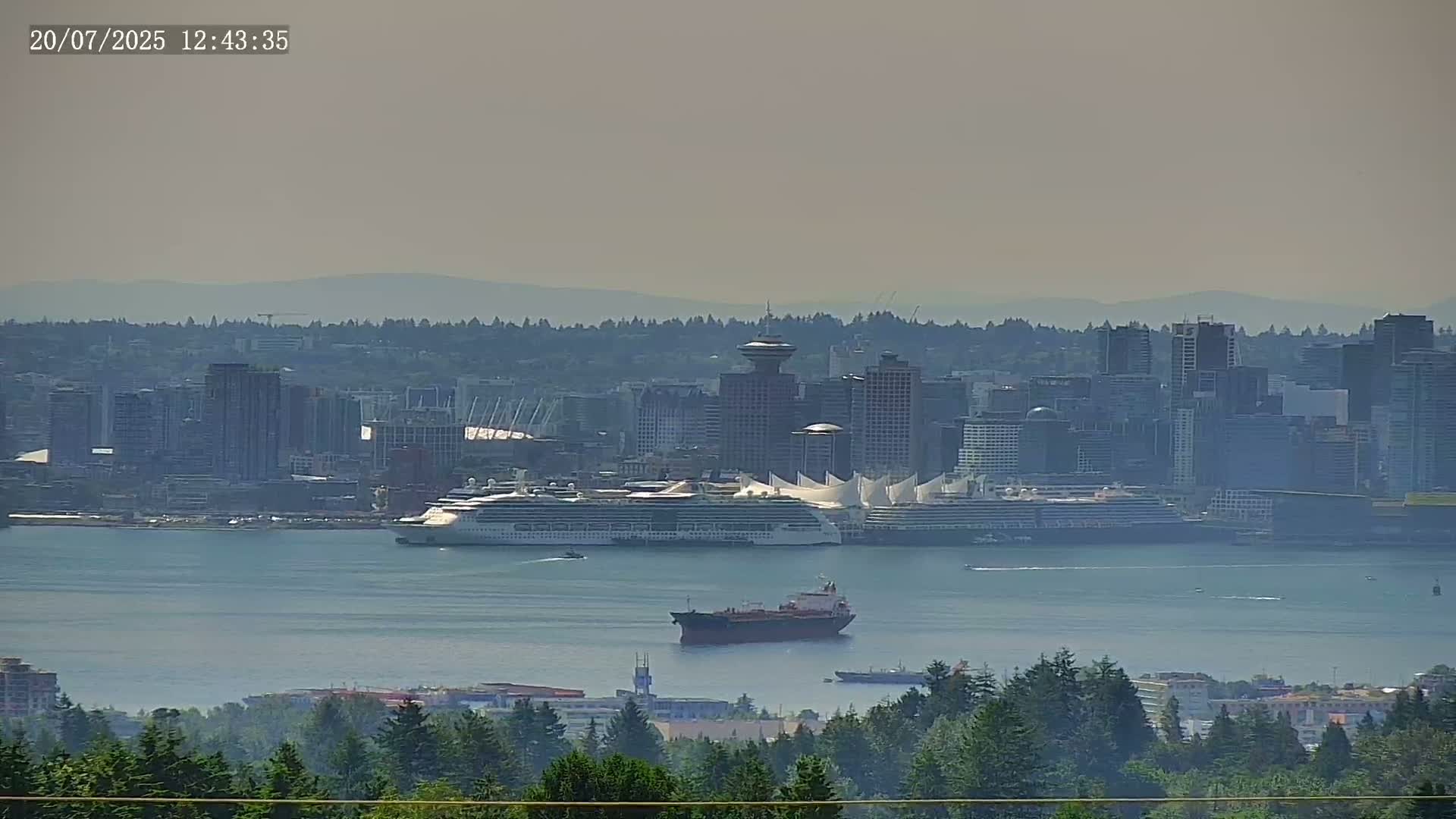 Vancouver City Skyline  & Cruise Ship Spotting Live Cam - Vancouver, Metro Vancouver, British Columbia, Canada