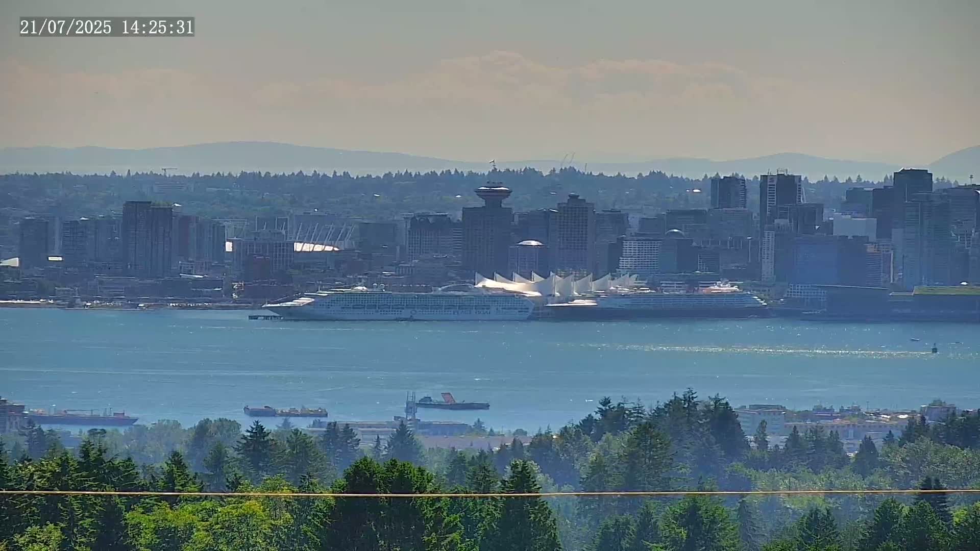 Vancouver City Skyline  & Cruise Ship Spotting Live Cam - Vancouver, Metro Vancouver, British Columbia, Canada