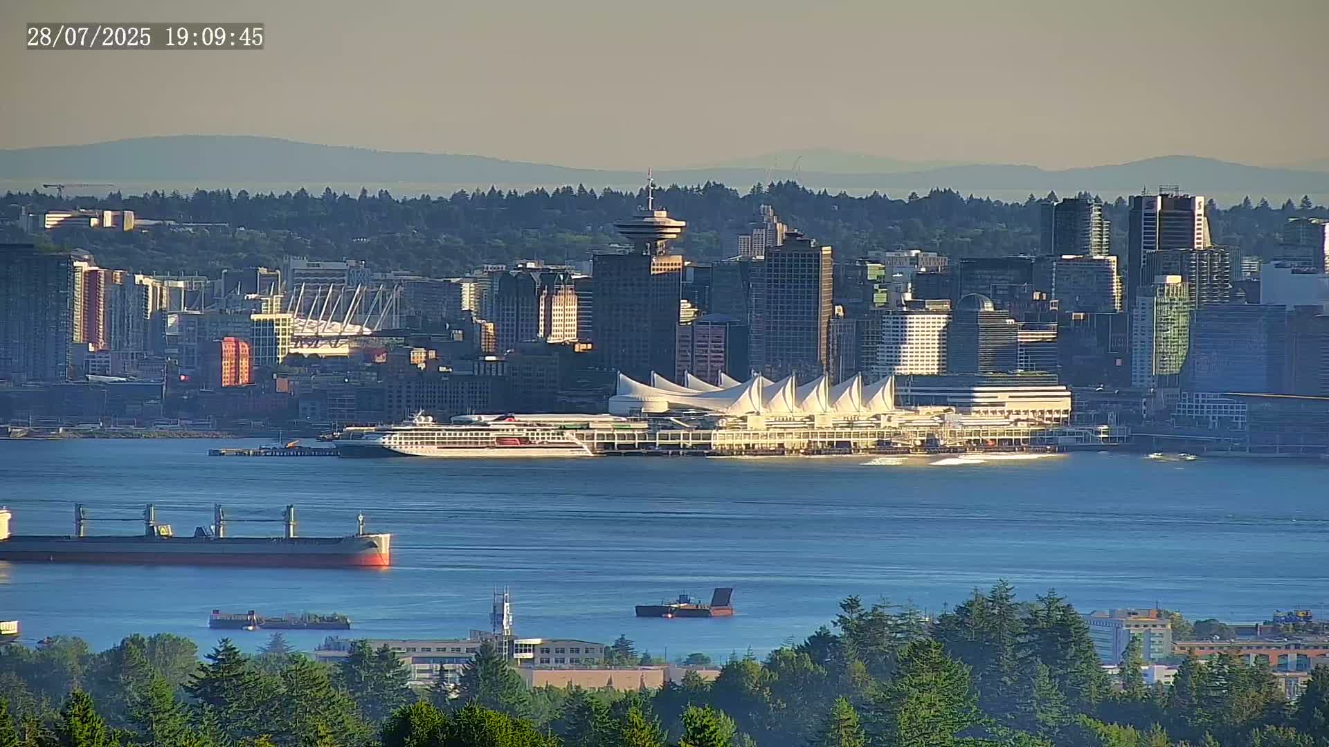 Vancouver City Skyline  & Cruise Ship Spotting Live Cam - Vancouver, Metro Vancouver, British Columbia, Canada
