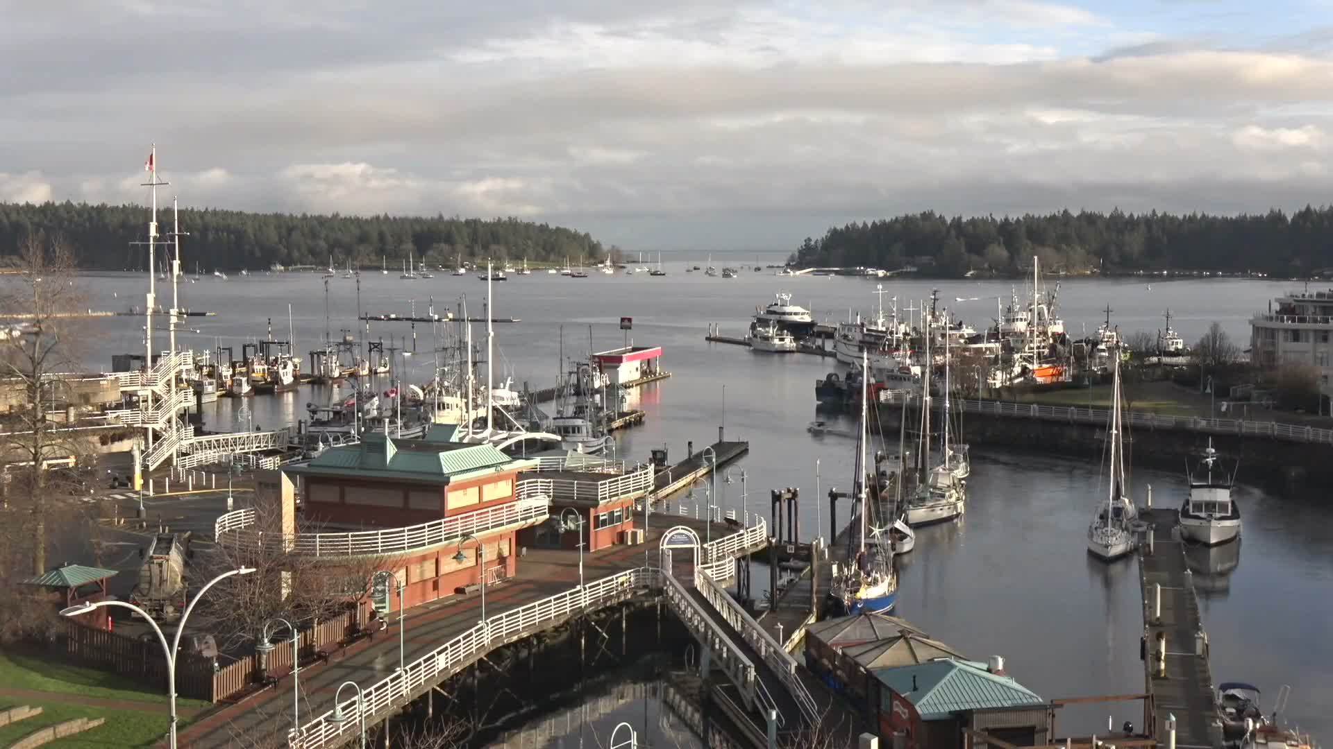 Nanamio City & Nanaimo Harbour Live Cam - Nanaimo, Nanaimo Regional, British Columbia, Canada