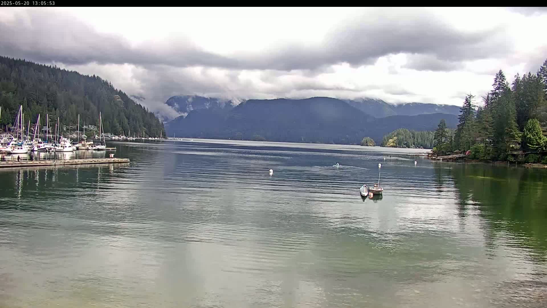 Vancouver Deep Cove Beach & Kayak Center Live Cam - Deep Cove, North Vancouver, Metro Vancouver, British Columbia, Canada
