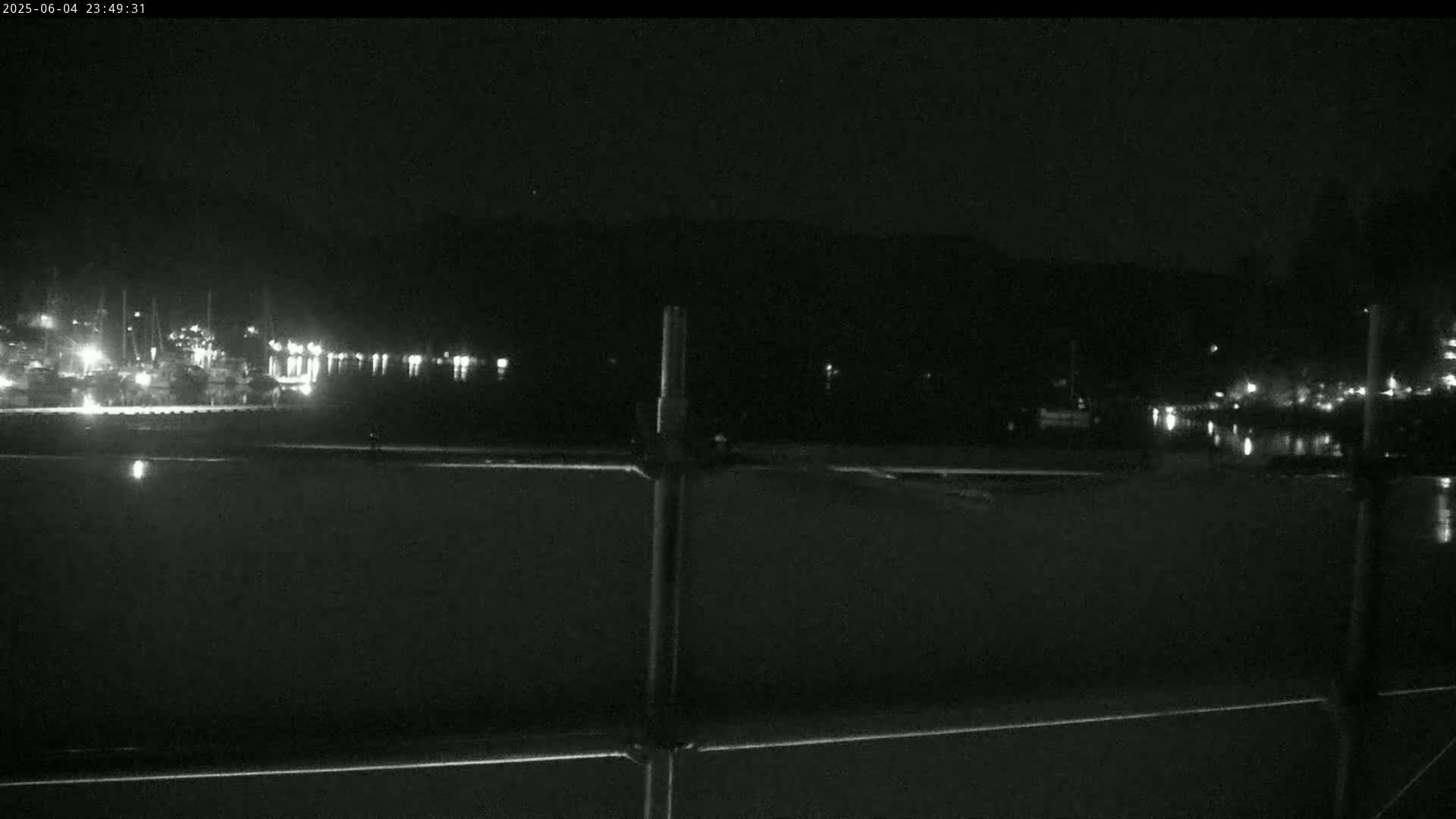 Vancouver Deep Cove Beach & Kayak Center Live Cam - Deep Cove, North Vancouver, Metro Vancouver, British Columbia, Canada