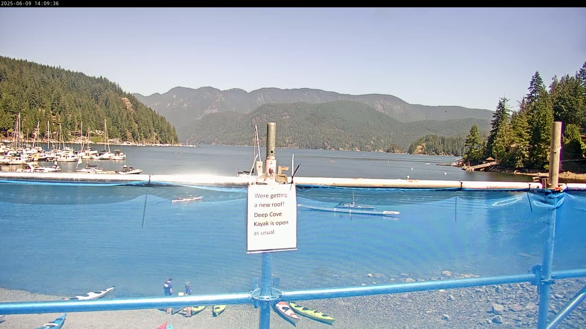 Vancouver Deep Cove Beach & Kayak Center Live Cam - Deep Cove, North Vancouver, Metro Vancouver, British Columbia, Canada