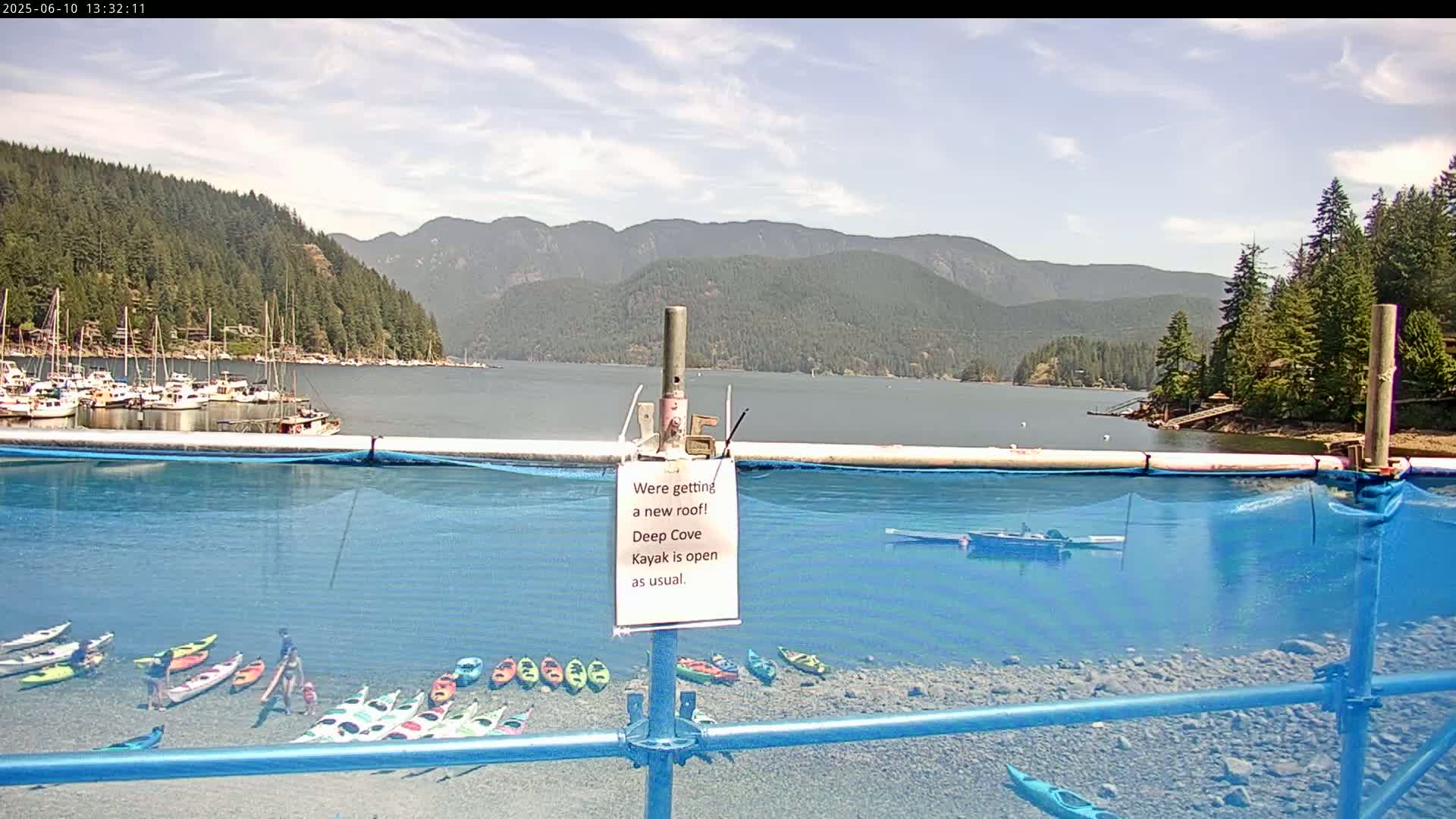 Vancouver Deep Cove Beach & Kayak Center Live Cam - Deep Cove, North Vancouver, Metro Vancouver, British Columbia, Canada