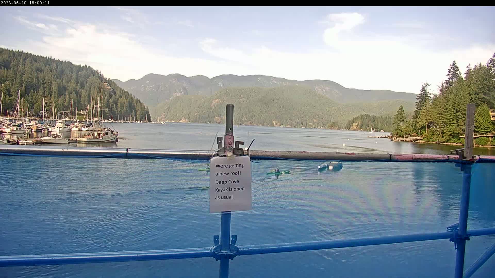 Vancouver Deep Cove Beach & Kayak Center Live Cam - Deep Cove, North Vancouver, Metro Vancouver, British Columbia, Canada