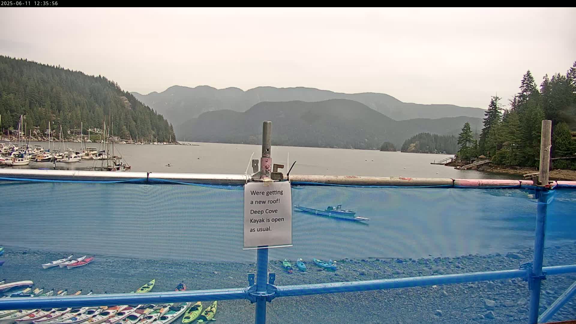 Vancouver Deep Cove Beach & Kayak Center Live Cam - Deep Cove, North Vancouver, Metro Vancouver, British Columbia, Canada